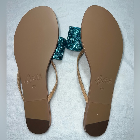 Aminah Jillil Women’s Crystal Flip Flop, Size 6, Blue.